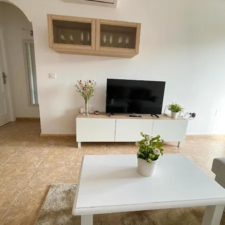 アパート Pura Vida With Seaview, 500m From Beach, Cabo Roig